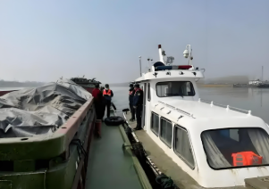 滁宁联合执法保障交界水域交通安全
